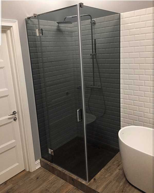 Hinged glass shower cabin 2